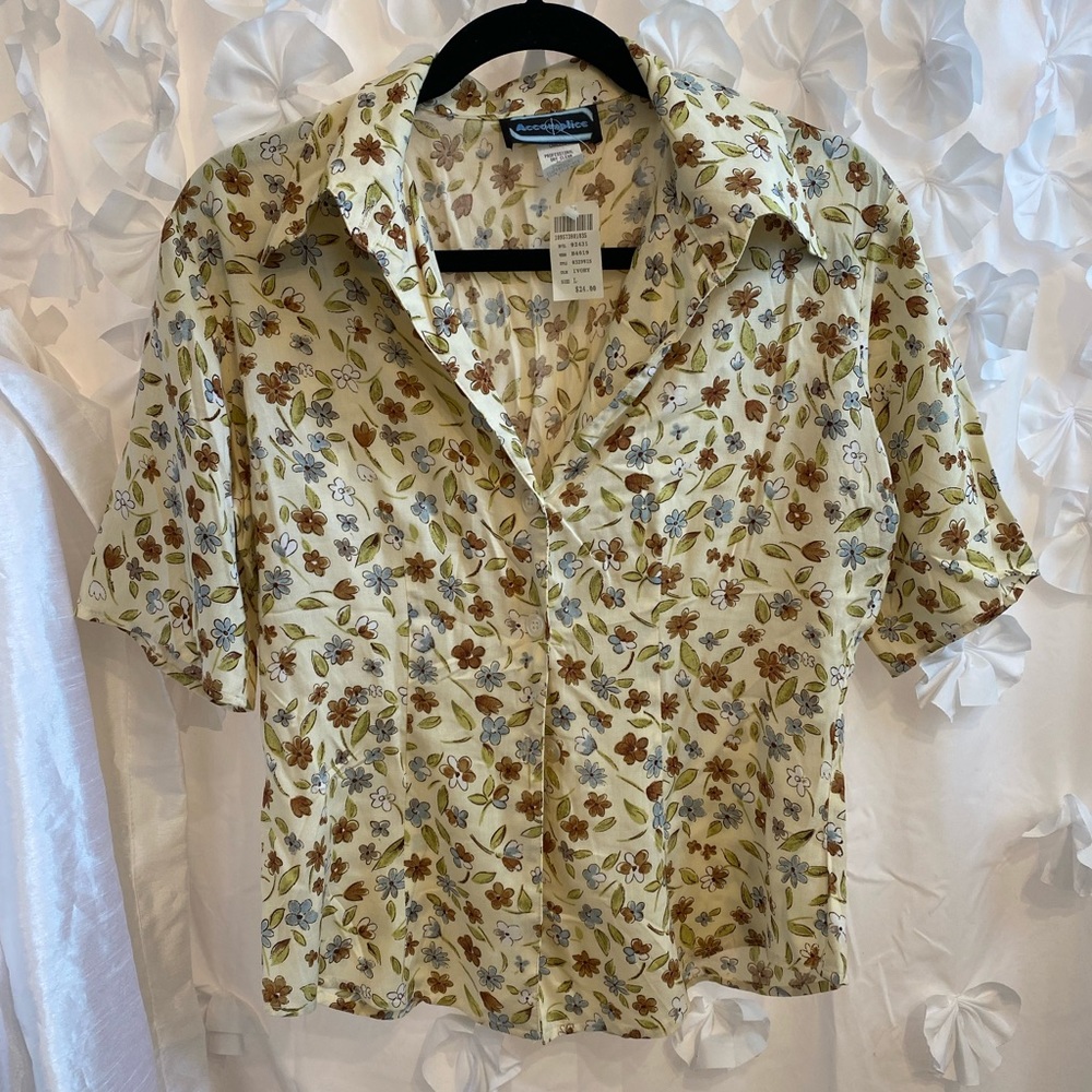 Accomplice Ivory button down top.